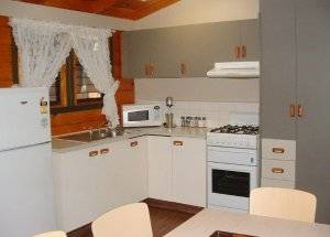 Shelly Beach Cabins - St Kilda Accommodation 10