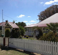 Tenterfield Luxury Historic c1895 Cottage - St Kilda Accommodation