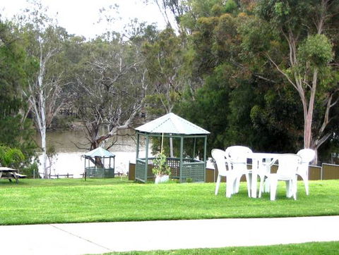 Weir Caravan Park Robinvale - St Kilda Accommodation 3
