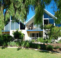 White Sands Holiday Villas - St Kilda Accommodation