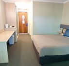 Lakeview Hotel Motel - Oak Flats - St Kilda Accommodation