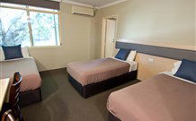 Lakeview Hotel Motel - Oak Flats - St Kilda Accommodation 2