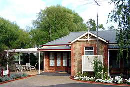 Amble In Self Contained Accommodation - Garden Retreat B & B - St Kilda Accommodation 0