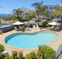 Pandanus Coolum Beach - St Kilda Accommodation