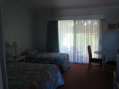 Airlie House Motor Inn - St Kilda Accommodation 2
