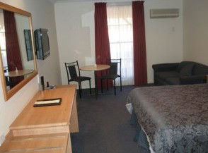 Bushmans Motor Inn - St Kilda Accommodation 4