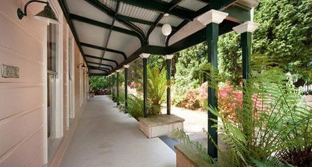 Closeburn House - St Kilda Accommodation 1