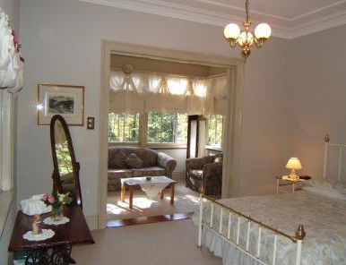 Whispering Pines - St Kilda Accommodation 0