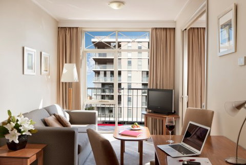 Crowne Plaza Newcastle - St Kilda Accommodation 2