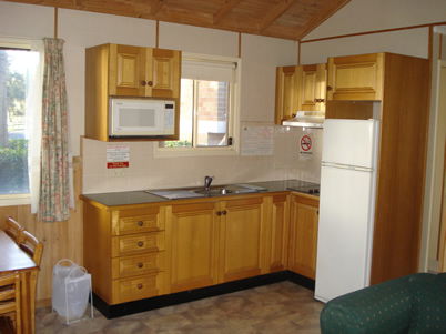 Paradise Park Cabins - St Kilda Accommodation 4