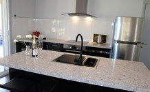 Cedar Grove - - St Kilda Accommodation 2