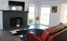 Cedar Grove - - St Kilda Accommodation 5