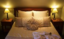 Rose Lindsay Cottage - St Kilda Accommodation 2