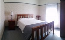Wagga Wagga Country Cottages - - St Kilda Accommodation 2