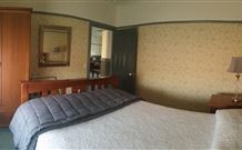 Wagga Wagga Country Cottages - - St Kilda Accommodation 3