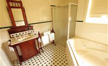 Wagga Wagga Country Cottages - - St Kilda Accommodation 5