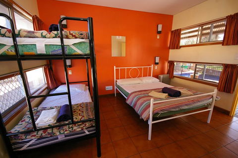 Alice Springs YHA - St Kilda Accommodation 7