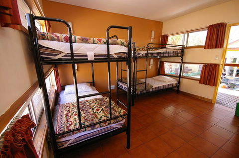 Alice Springs YHA - St Kilda Accommodation 8
