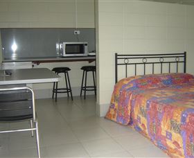 Palm Tree Caravan Park - St Kilda Accommodation 2