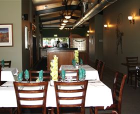 Dooleys Tavern And Motel Springsure - St Kilda Accommodation 2
