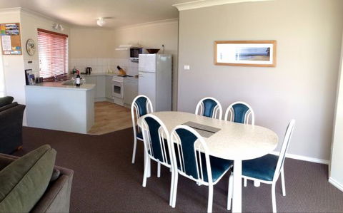 Captain's Quarters Bermagui - St Kilda Accommodation 9
