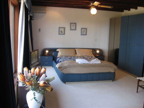Chalet Swisse Spa Retreat - St Kilda Accommodation 3