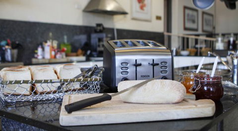 Dickson Central - St Kilda Accommodation 4