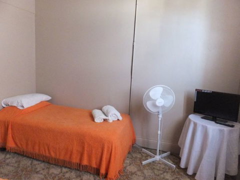 Federal Hotel - St Kilda Accommodation 2