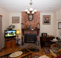 Tenterfield Historic Luxury Cottage - St Kilda Accommodation