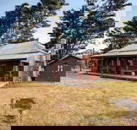 The Pines Cottage - St Kilda Accommodation