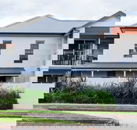 Stay Bathurst - St Kilda Accommodation