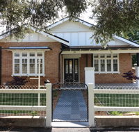Roseneath Cottage - Orange Heritage - St Kilda Accommodation