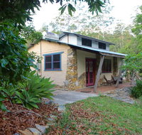 Mudbrick and Stone Hideaway Bellingen - St Kilda Accommodation