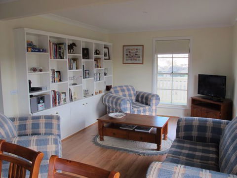 Riverbend Cottage - St Kilda Accommodation 2