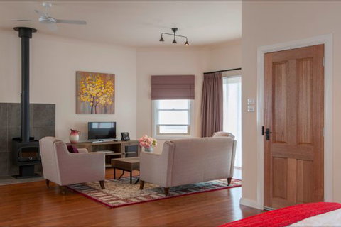 The Nest At Gundaroo - St Kilda Accommodation 1