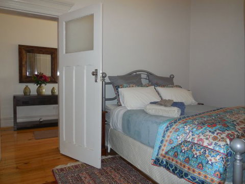 Book Keepers Cottage Waikerie - St Kilda Accommodation 2