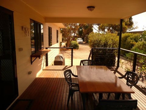Manyana - St Kilda Accommodation 3
