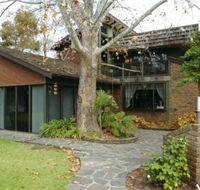 Trenberth House - St Kilda Accommodation