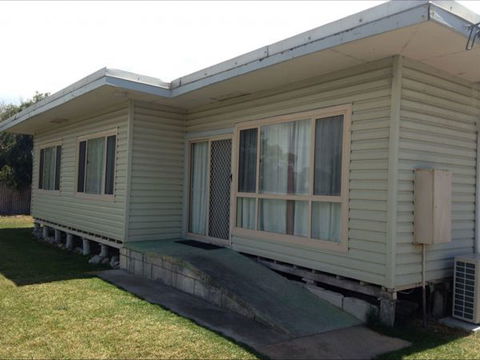 Fensom's Holiday Home - St Kilda Accommodation 6