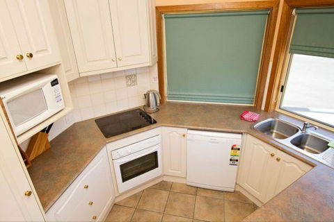 Fensom's Holiday Home - St Kilda Accommodation 32