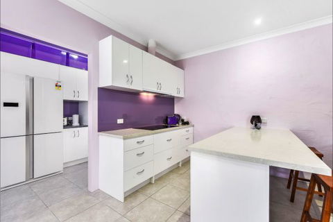 Fensom's Holiday Home - St Kilda Accommodation 10