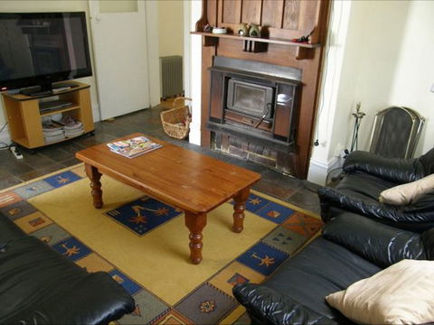 Fensom's Holiday Home - St Kilda Accommodation 2