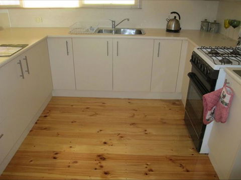 Fensom's Holiday Home - St Kilda Accommodation 15