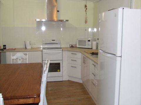 Fensom's Holiday Home - St Kilda Accommodation 19