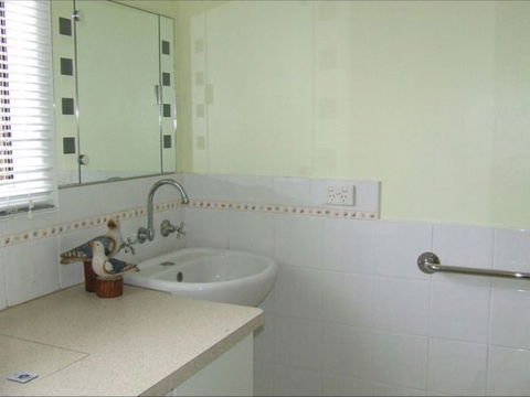 Fensom's Holiday Home - St Kilda Accommodation 21