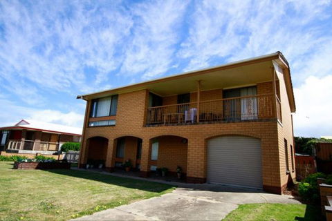 Fensom's Holiday Home - St Kilda Accommodation 22
