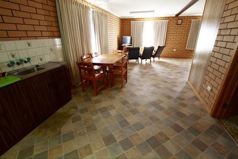 Fensom's Holiday Home - St Kilda Accommodation 23
