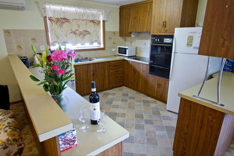 Fensom's Holiday Home - St Kilda Accommodation 24