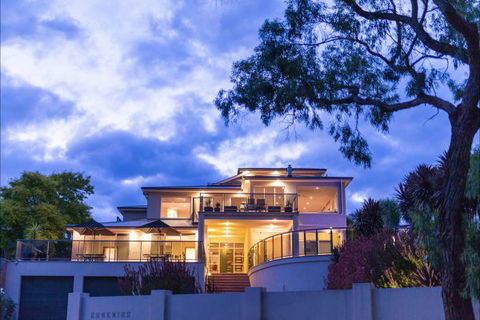 Eugenie's Luxury Accommodation - St Kilda Accommodation 0