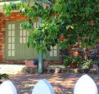 Kalamunda Carriages and Three Gums Cottage - St Kilda Accommodation